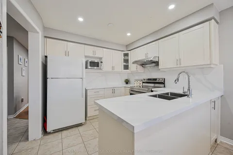 4 Domenico Crescent, Brampton, ON L6P 1H5
