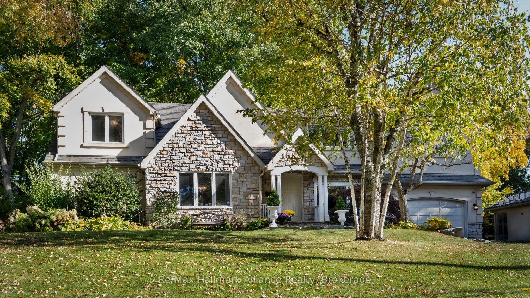 1334 DEVON Road, Oakville, ON L6J 2M1