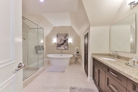 1334 DEVON Road, Oakville, ON L6J 2M1