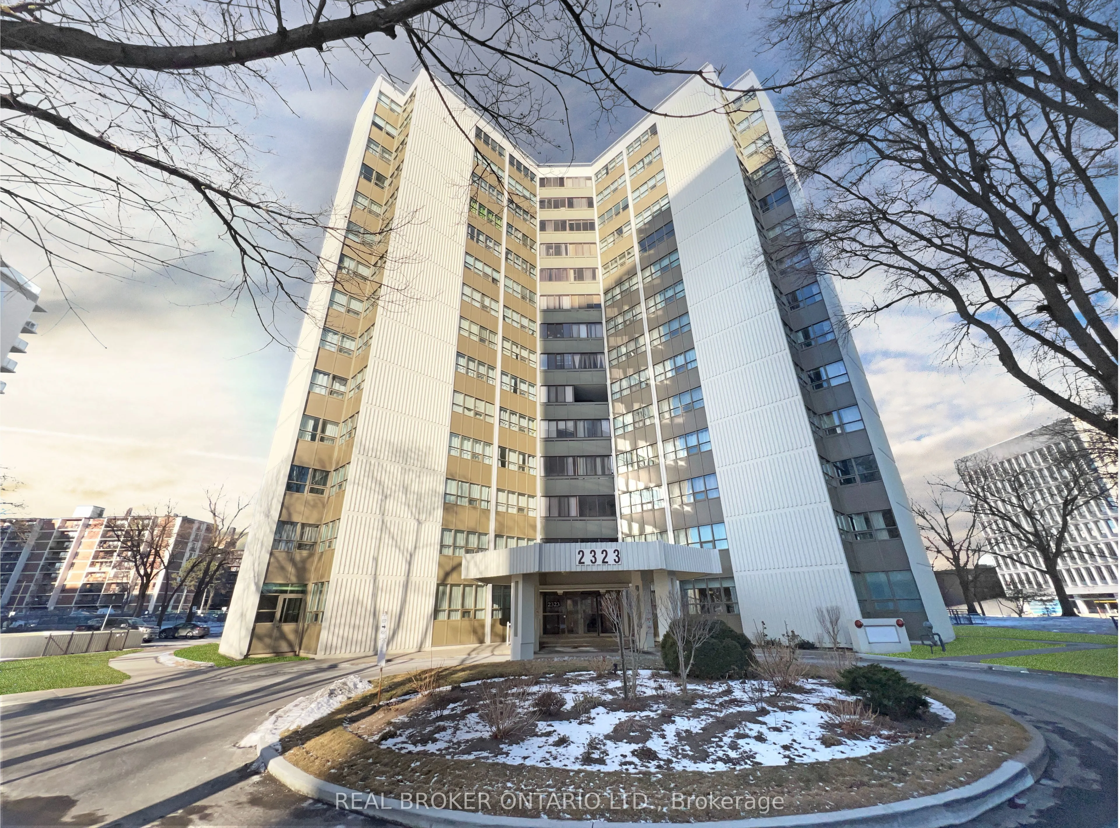 2323 Confederation Parkway, Mississauga, ON L5B 1R6