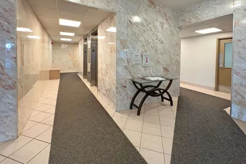 2323 Confederation Parkway, Mississauga, ON L5B 1R6