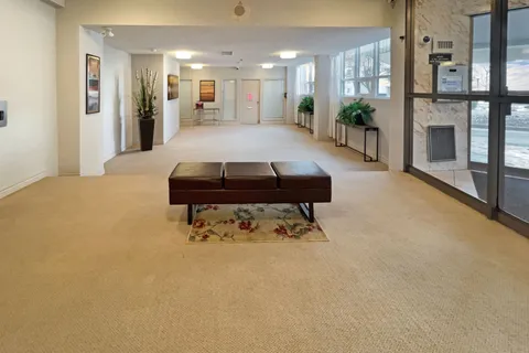 2323 Confederation Parkway, Mississauga, ON L5B 1R6
