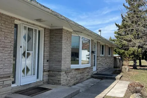 2 Russell Mason Court, Caledon, ON L7C 1G6