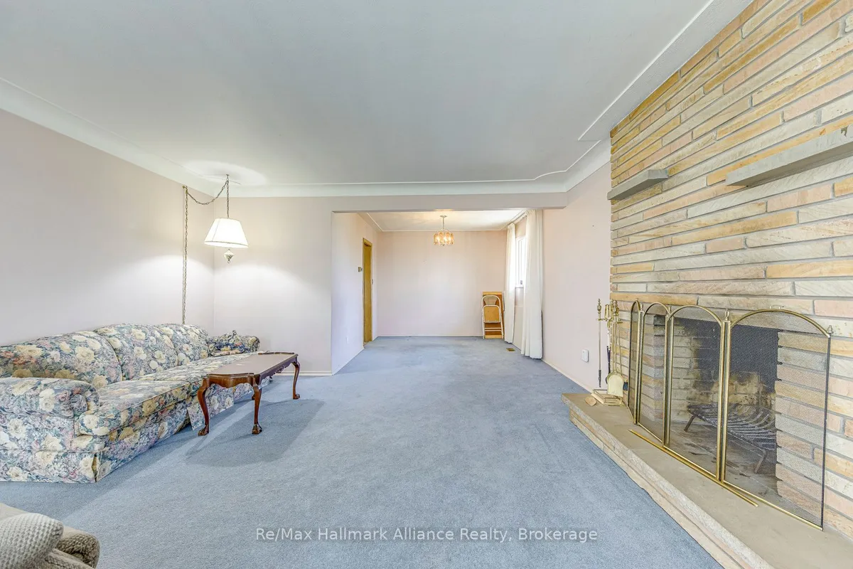 1515 Burloak Drive, Oakville, ON L6M 4J7