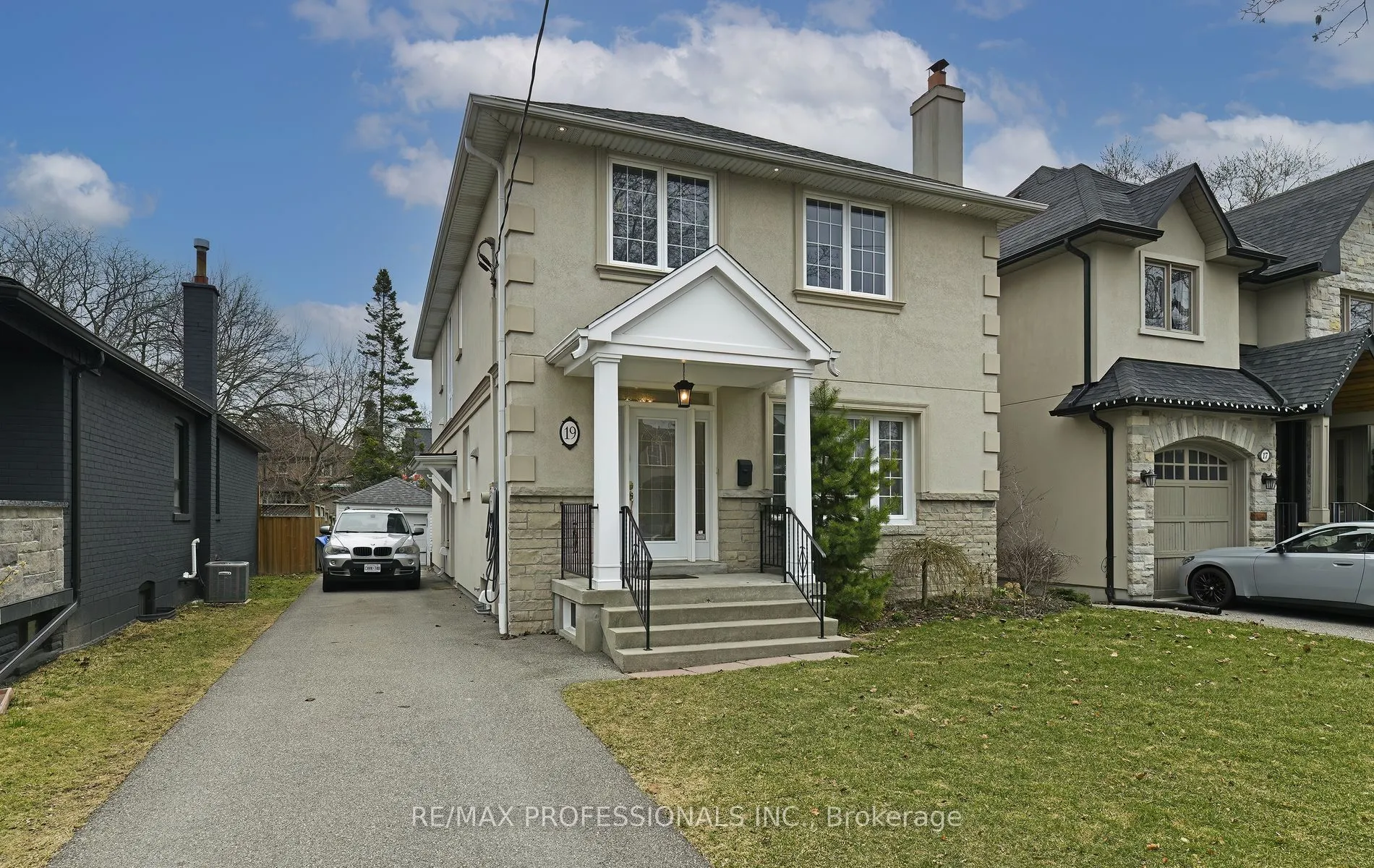 19 Charleston Road, Toronto, ON M9B 4M6