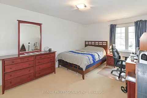 19 Charleston Road, Toronto, ON M9B 4M6