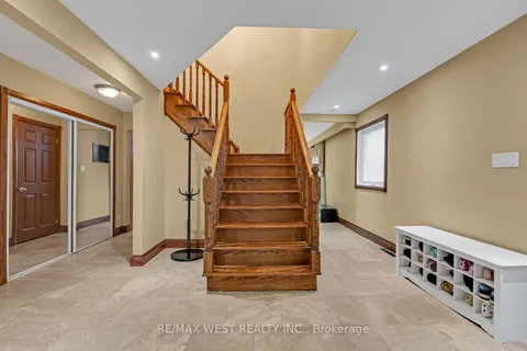 45 Marysfield Drive, Brampton, ON L6P 0J2