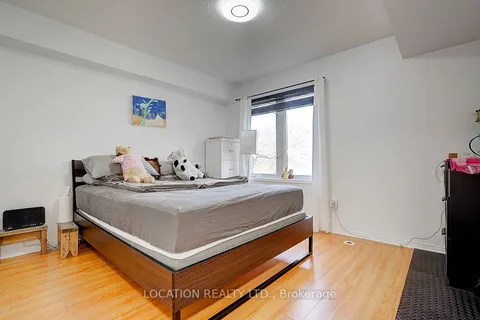 75 Turntable Crescent, Toronto, ON M6H 4K9