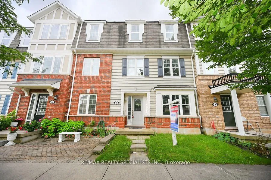 7 PORTSDOWN Road, Brampton, ON L7A 0R4