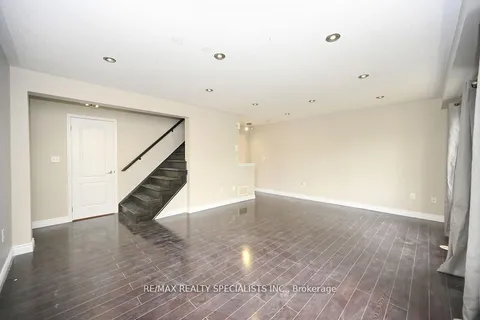 7 PORTSDOWN Road, Brampton, ON L7A 0R4