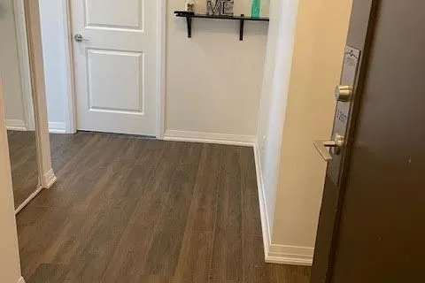 75 Eglinton Avenue, Mississauga, ON L5R 0E5