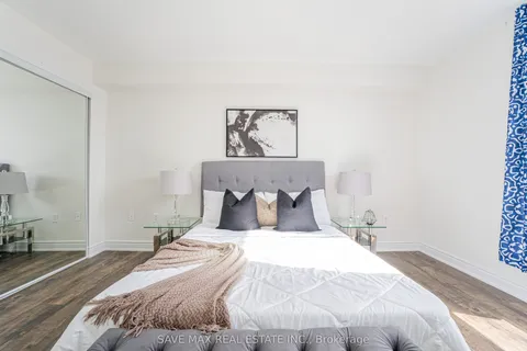 17 Knightsbridge Road, ON L6T 3X9