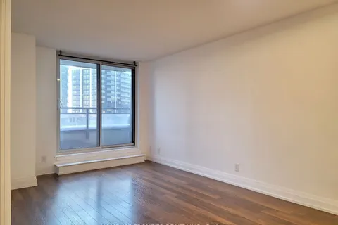 1060 Sheppard Avenue, Toronto, ON M3J 0G7