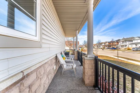 2 Bramoak Crescent, Brampton, ON L7A 1T7