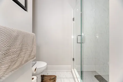 2 Bramoak Crescent, Brampton, ON L7A 1T7