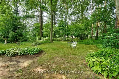 89 Pinewood Trail, Mississauga, ON L5G 2L2