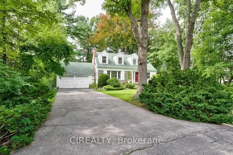 89 Pinewood Trail, Mississauga, ON L5G 2L2