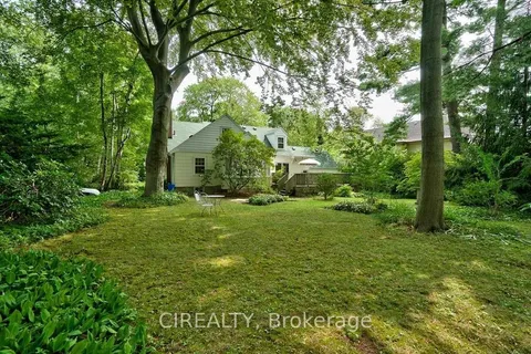89 Pinewood Trail, Mississauga, ON L5G 2L2