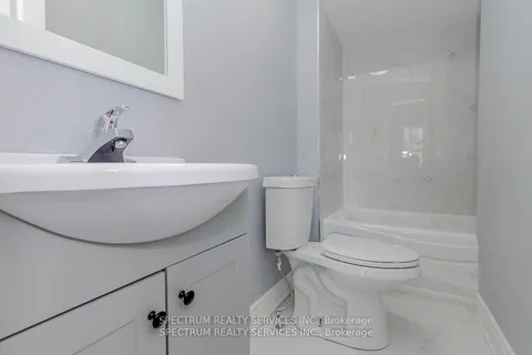 8 Norbrook Crescent, Toronto, ON M9V 4P8