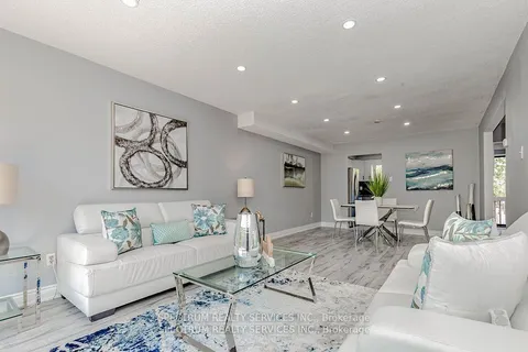 8 Norbrook Crescent, Toronto, ON M9V 4P8