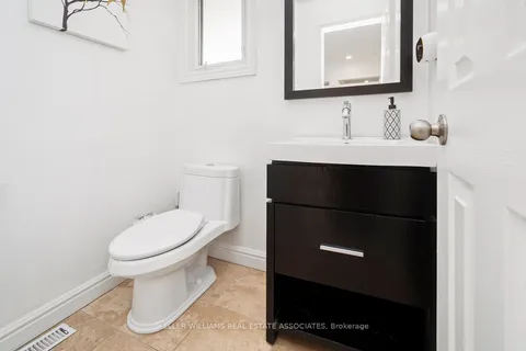 635 Huntington Ridge Drive, Mississauga, ON L5R 1Z7