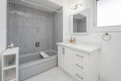635 Huntington Ridge Drive, Mississauga, ON L5R 1Z7