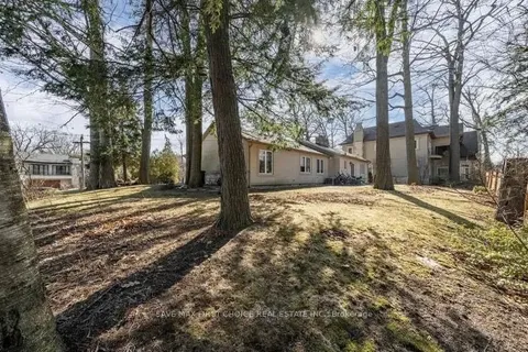 1249 Indian Road, Mississauga, ON L5H 1S2