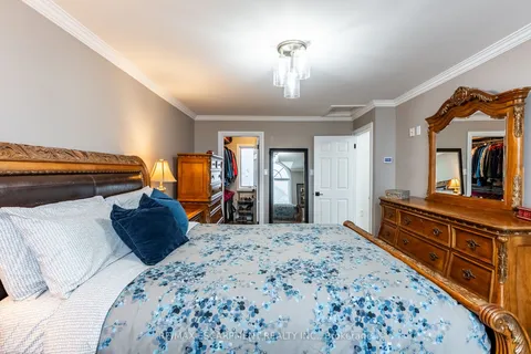 892 Sixth Street, Mississauga, ON L5E 1N6