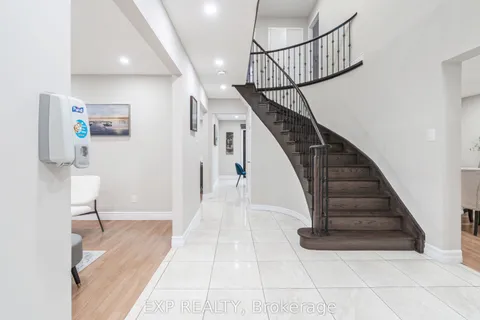 48 La Rose Court, Brampton, ON L6Z 2T7