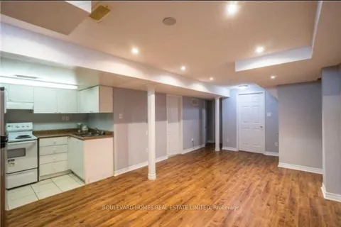 1144 Prestonwood Crescent, Mississauga, ON L5V 2V3