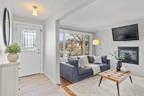 7 Mcmanus Road, Toronto, ON M9P 2J9