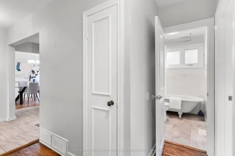 7 Mcmanus Road, Toronto, ON M9P 2J9