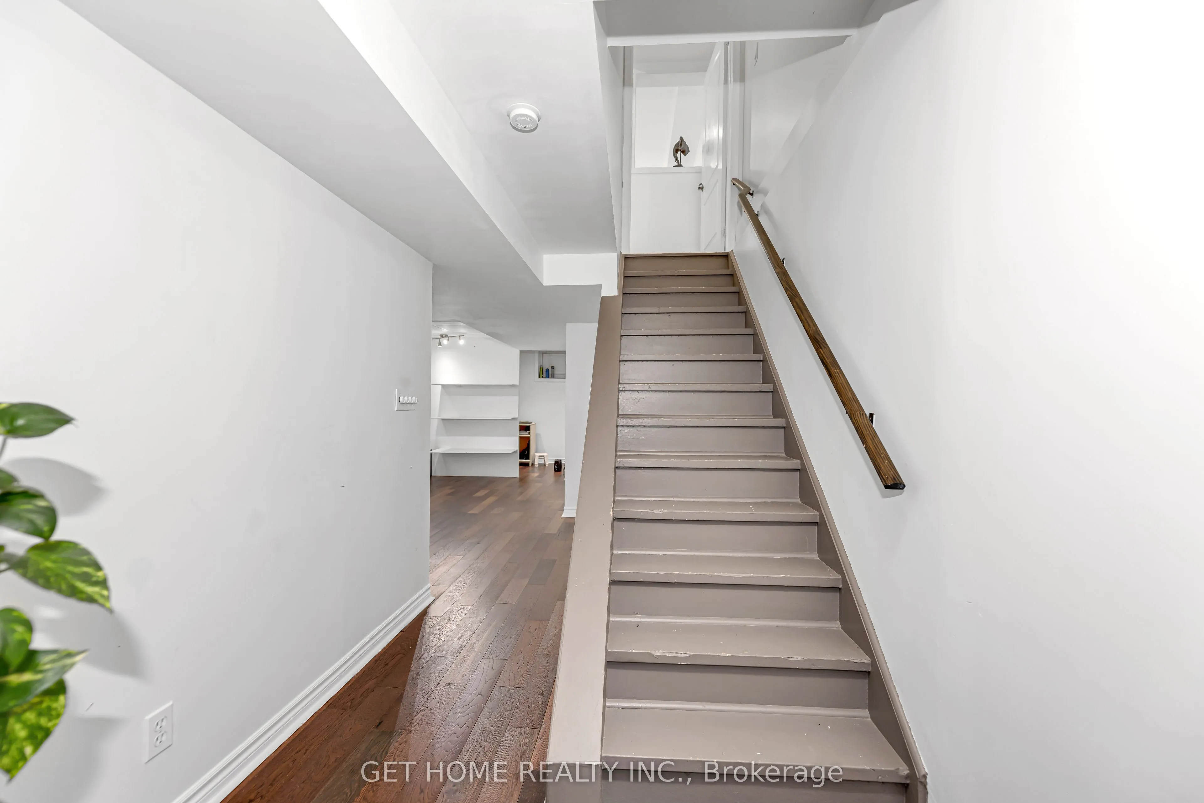 7360 Zinnia Place, Mississauga, ON L5W 2A1
