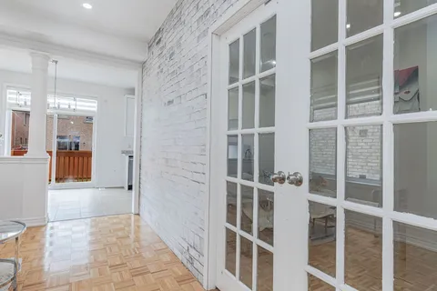 10 Natronia Trail, Brampton, ON L6P 3N1