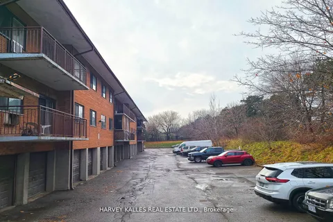 80 Blackfriar Avenue, Toronto, ON M9R 3S9