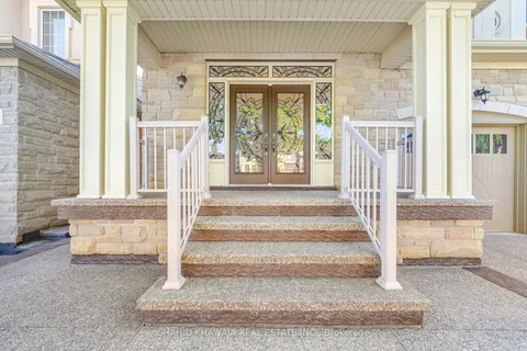 27 Lampman Crescent, Brampton, ON L6X 0E4
