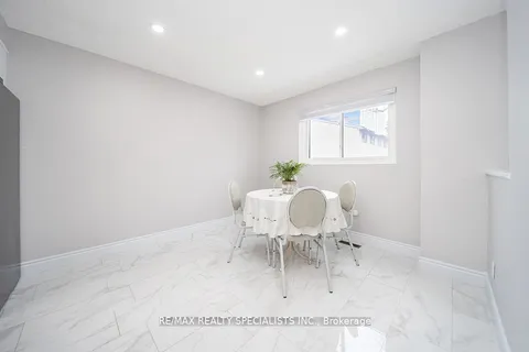24 Carleton Place, Brampton, ON L6T 3Z4