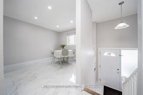 24 Carleton Place, Brampton, ON L6T 3Z4