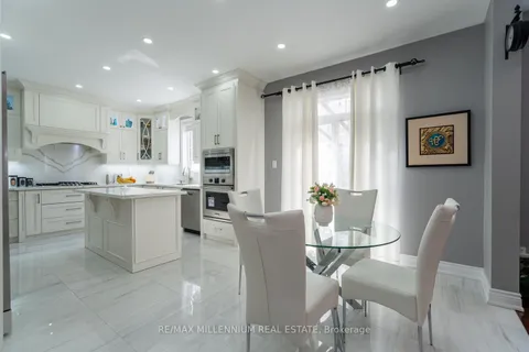 62 Dunvegan Crescent, Brampton, ON L7A 2Y2
