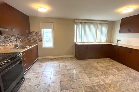7465 Bybrook Drive, Mississauga, ON L4T 3R3