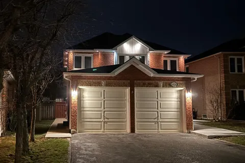 6828 Gracefield Drive, Mississauga, ON L5N 6T6