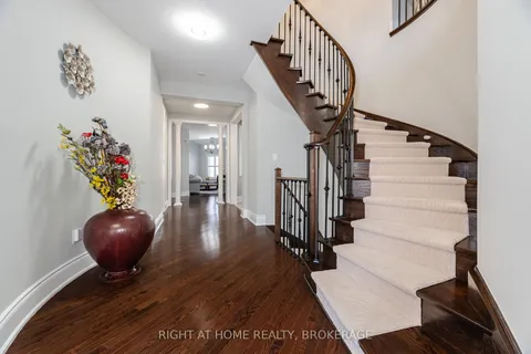 105 Royal West Drive, Brampton, ON L6X 0V6