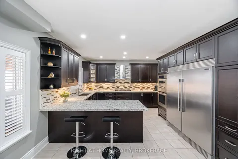 105 Royal West Drive, Brampton, ON L6X 0V6