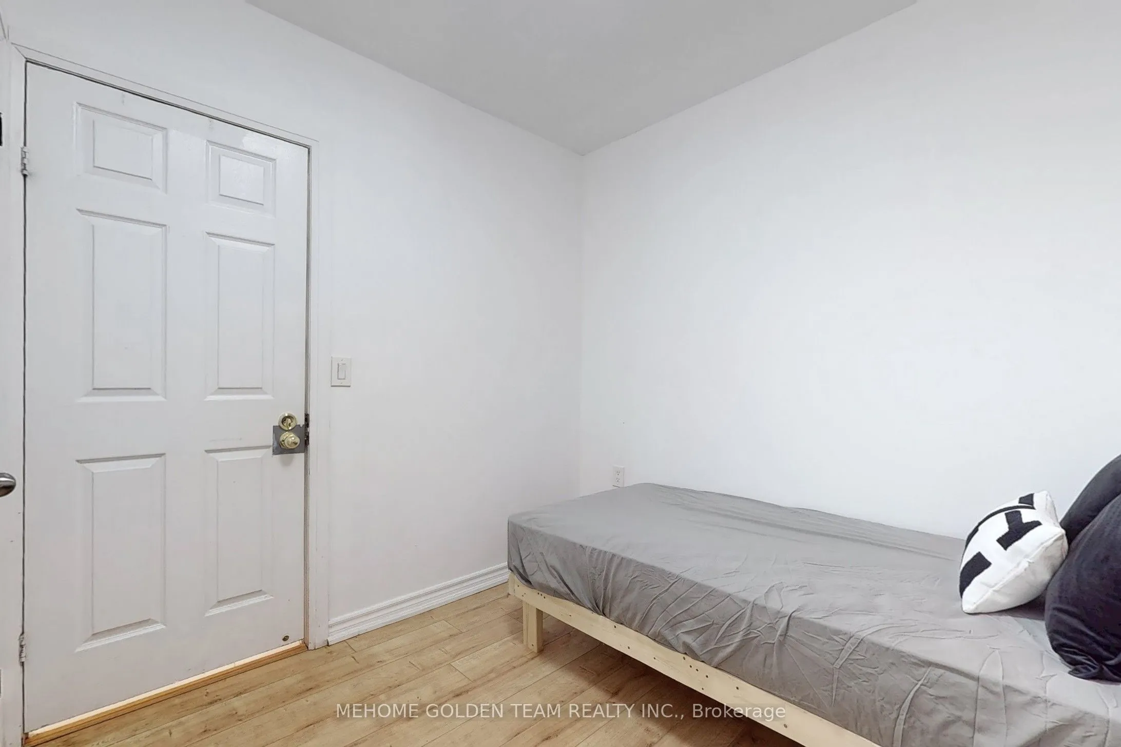 723 Dupont Street, Toronto, ON M6G 1Z5