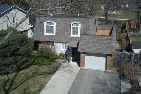 463 Lolita Gardens, Mississauga, ON L5A 2A8