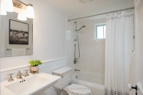49 James Street, Milton, ON L9T 2P5