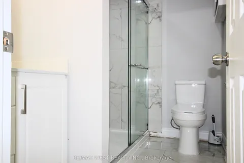 19 Lynmont Road, Toronto, ON M9V 3W7