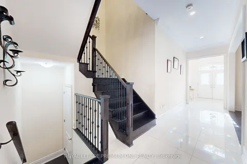 52 Daisy Meadow Crescent, Caledon, ON L7C 4G3