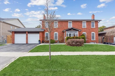 209 Louis Drive, Mississauga, ON L5B 2V5