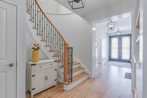 27 Boyces Creek Crescent, Caledon, ON L7C 3S2